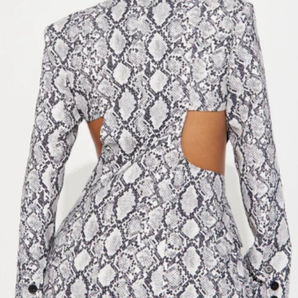 Fashion Nova Snakeskin Cutout Blazer Size XL - Picture 3 of 4